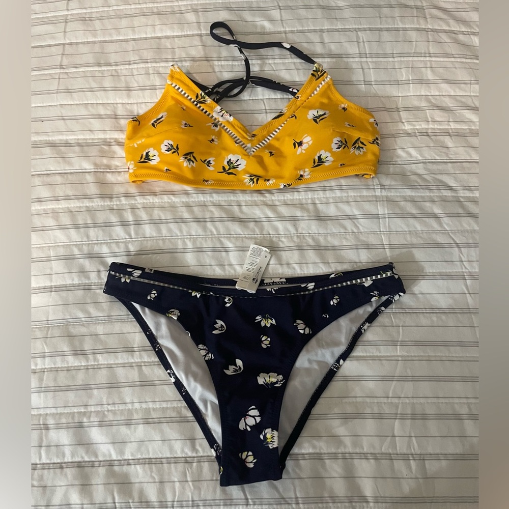 Cupshe Yellow and Navy Floral Bikini